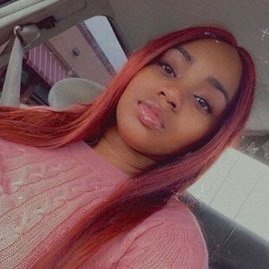 Meet your Posher, Raymira